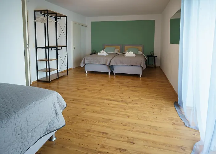 Immostay #2 -Moderne Wohnung Mit Zwei Balkonen, Wlan & Parkmoeglichkeit