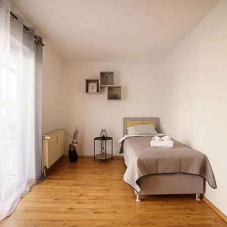 Immostay #2 -Moderne Wohnung Mit Zwei Balkonen, Wlan & Parkmoeglichkeit Stuhr Exterior photo