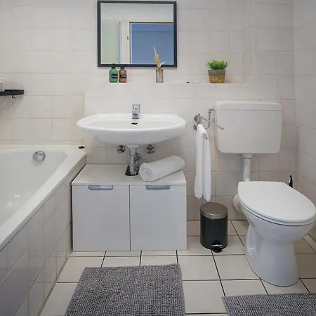 Immostay #2 -Moderne Wohnung Mit Zwei Balkonen, Wlan & Parkmoeglichkeit Stuhr Exterior photo