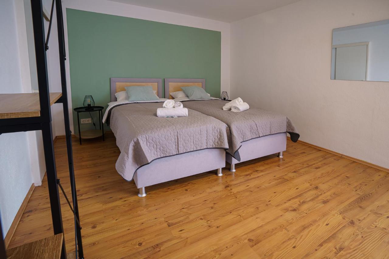 Immostay #2 -moderne Mit Zwei Balkonen, Wlan & Parkmoeglichkeit Apartment